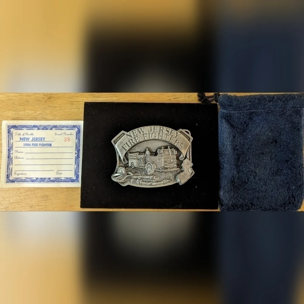 Never worn 1986 New Jersey fire fighters commemorative belt buckle, T3MISB2B